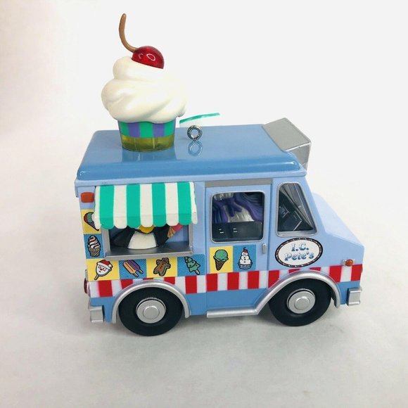Hallmark Keepsake Ornament IC Petes Frozen Treat Sound & Light Magic 2005 Video - Picture 4 of 12